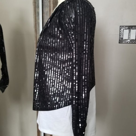 ~Brand New With Tags!~ Express Black Sequin Shawl Cover Up Over Shirt Top Blouse - Picture 2 of 4